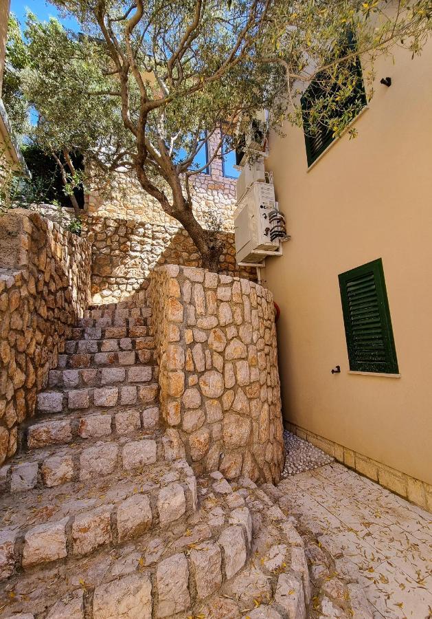 Villa Relax , With Seaview And Two Pools Near Beach Starigrad  Kültér fotó