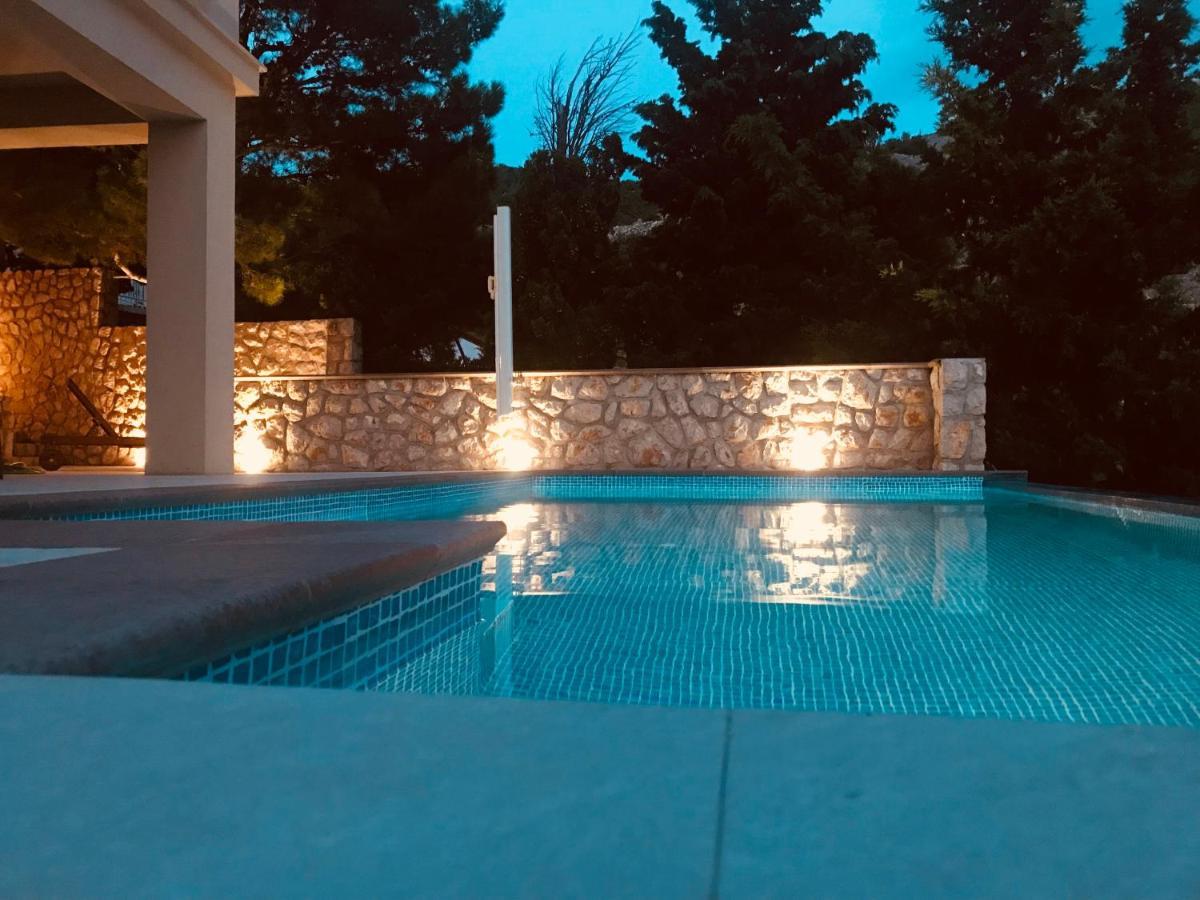 Villa Relax , With Seaview And Two Pools Near Beach Starigrad  Kültér fotó